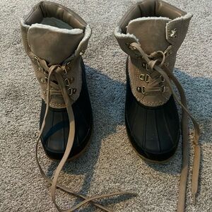 One Broke clasp but could be fixed very easily